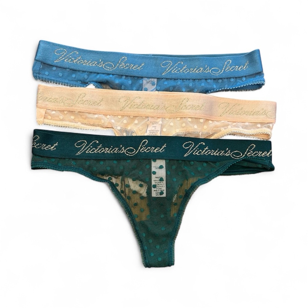 🤩SALE Victoria's Secret Lace Thong Set
